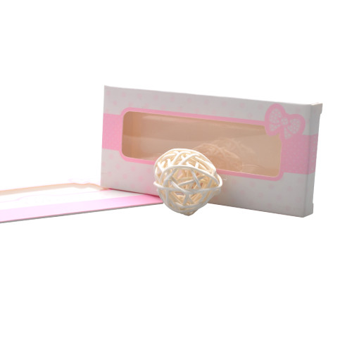 scatola di ciglia di carta riciclata di colore rosa con inserto in PVC e laminazione opaca