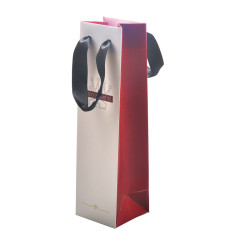 Fashional and high quality small paper wine bags with riboon handle made by china factory for wine