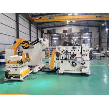 Uncoiling and leveling feeder special for high-strength plate