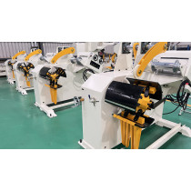 Uncoiler and straightener two in one