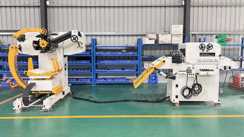 Uncoiler and straightener two in one