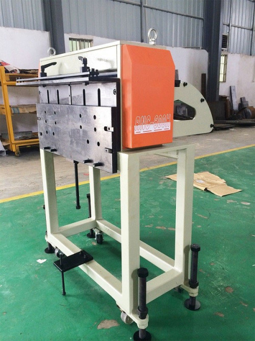 RNC-H Compare thick material servo roll feeder（0.5-4.5mm）