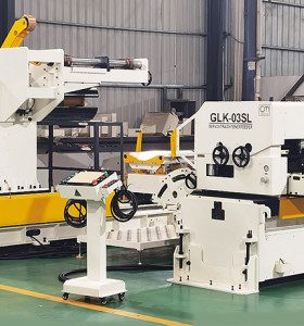 Three in one unwinding and straightening machine offset feeder
