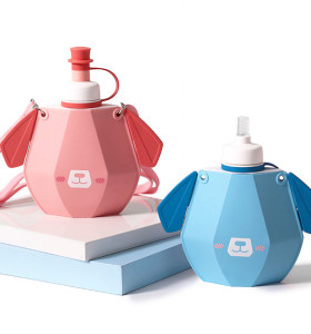 Children Cartoon Portable Leak Proof Reuseable BPA Free Silicone Foldable Water Bottles for Travel