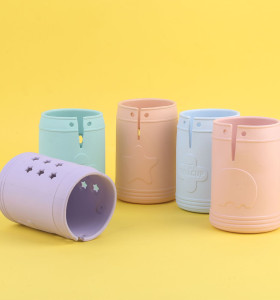 Wholesale Custom Cartoon Water Jug Sleeve Carrier Holder Water Bottle Protective Silicone Sleeve for Kid