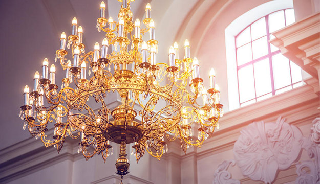 Royal brass chandelier for luxury villa