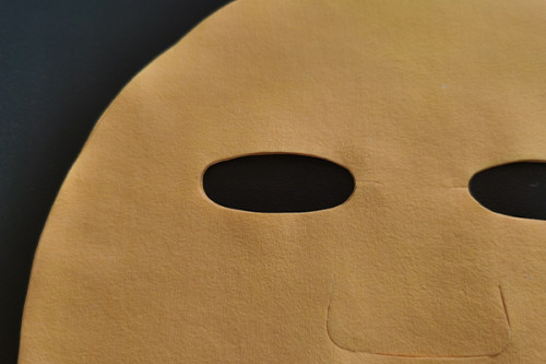 40Gsm Colourful Facial Mask Sheet Yellow Microfiber Sheet Mask Superfine Fiber Dry Facial Mask Sheet Manufacturer