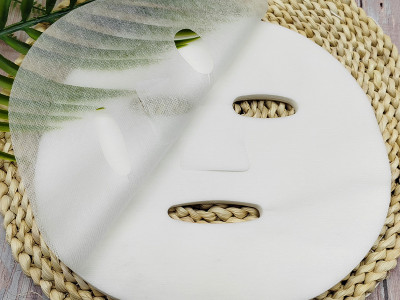 Application of a carboxymethyl cellulose fiber (medical dressing) in mask fabric products