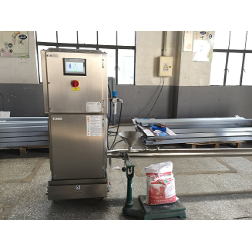 An easy way to gauge dust collector airflow and outlet pressure