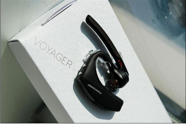 Voyager 5200, the Most Powerful and High End Business Bluetooth Headset