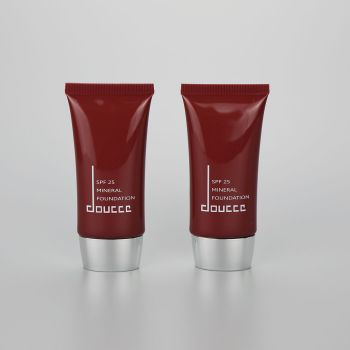 35mm Oval Plastic Cosmetic BB CC Cream Tube with Silver Screw Cap