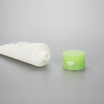 D40mm 100ml cosmetic plastic soft PE tube facial cleanser tube with flip top cap