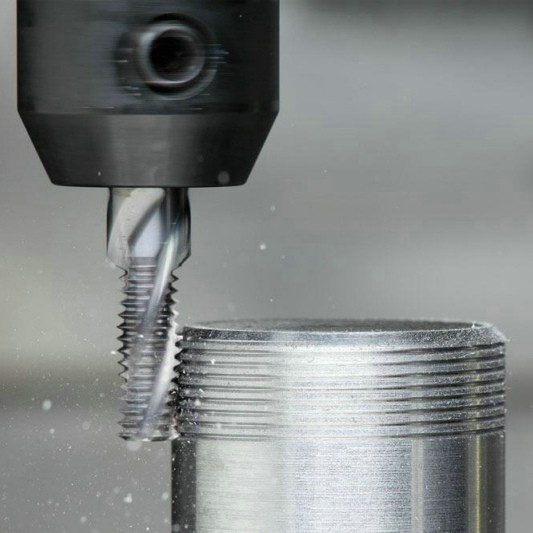The most commonly uesd methods of thread processing in CNC machining centers