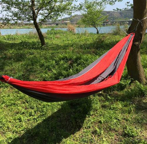 2019 High quality Outdoors Backpacking Survival or Travel Single Nylon Hammock 150kg
