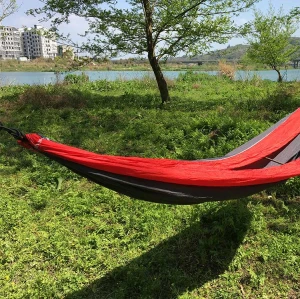 2019 High quality Outdoors Backpacking Survival or Travel Single Nylon Hammock 150kg
