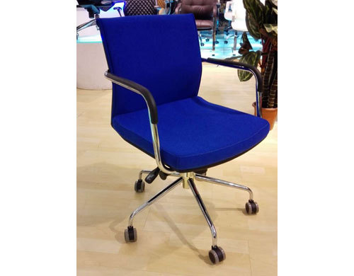 Wholesale mesh office task chair with armrests and aluminum base(YF-153B)