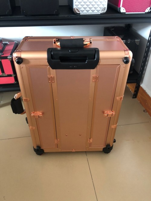 高档产品便携式推拉铝合金化妆盒行李箱带灯带声音化妆师