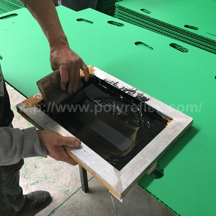 How to do screen printing on a plastic sheet?