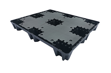 Injection molded HDPE pallet