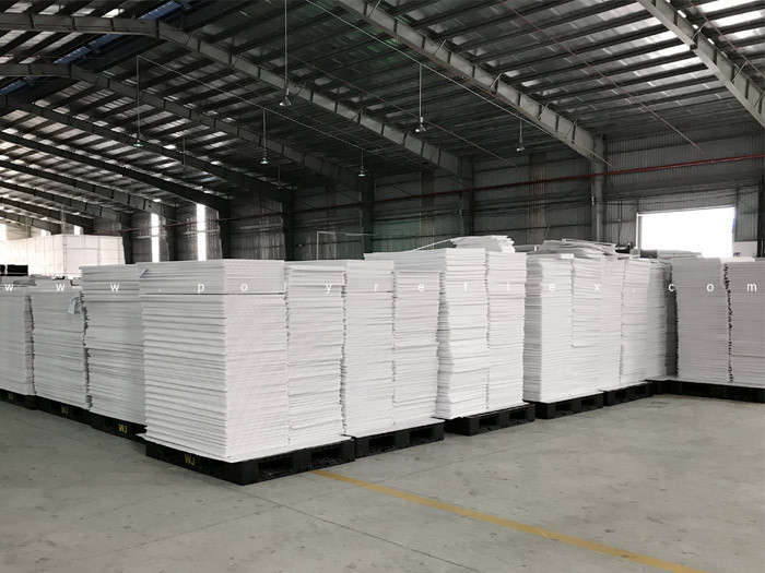 Polyreflex PP Corrugated Sheets Warehouse