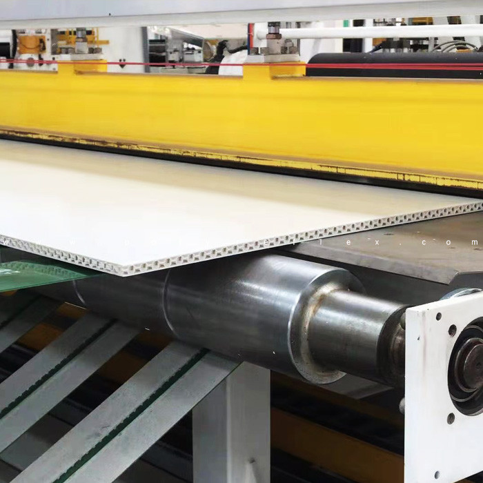 The Manufacturing Process of PP Honeycomb Panels: What You Need to Know