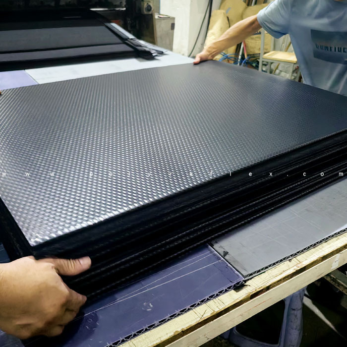 The Manufacturing Process of PP Bubble Board: What You Need to Know