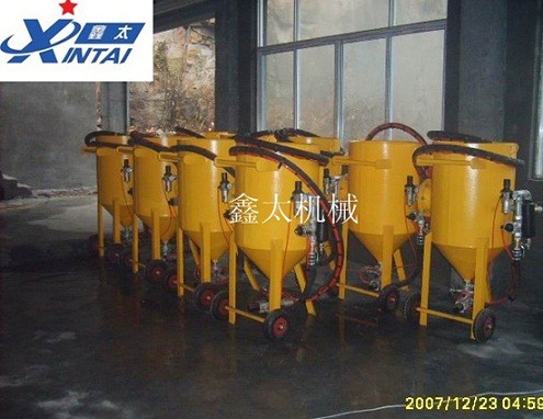 Direct pressure type mobile sand blasting machine