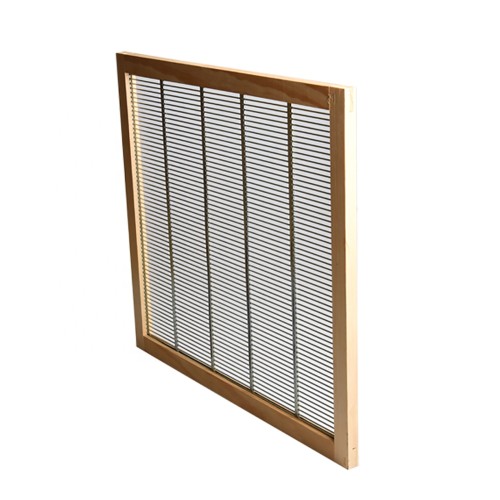 Iron queen excluder with wooden frame edges for beekeeping