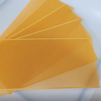 BWF03 Ventilated Plastic foundation sheet 425*212mm