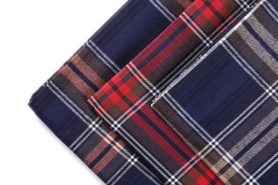 Popular Stock Shirting Woven Textiles Fabrics Hot Sale Plaid 100% Cotton Shirt Fabric For Men