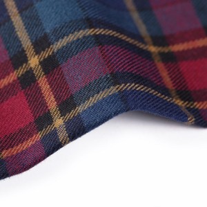 New design soft woven plain clothing fabric fashion 100% cotton check fabric for shirting