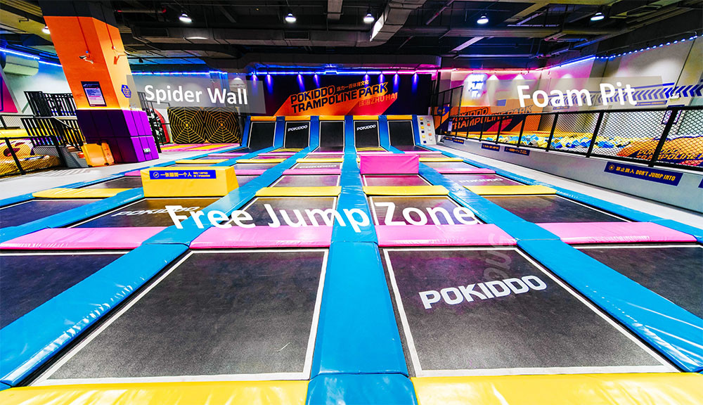 Indoor Trampoline Park free jump and foam pit