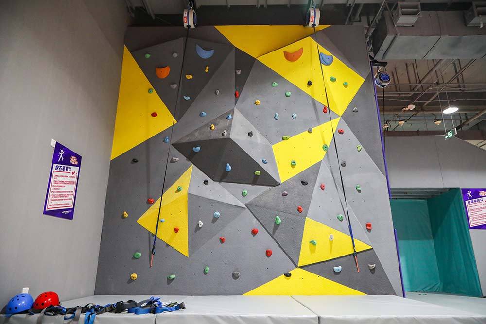 Pokiddo Indoor climbing