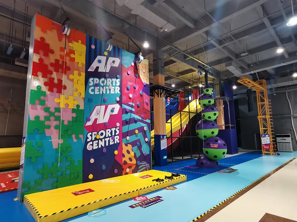 Indoor Adventure Climbing Walls (1)