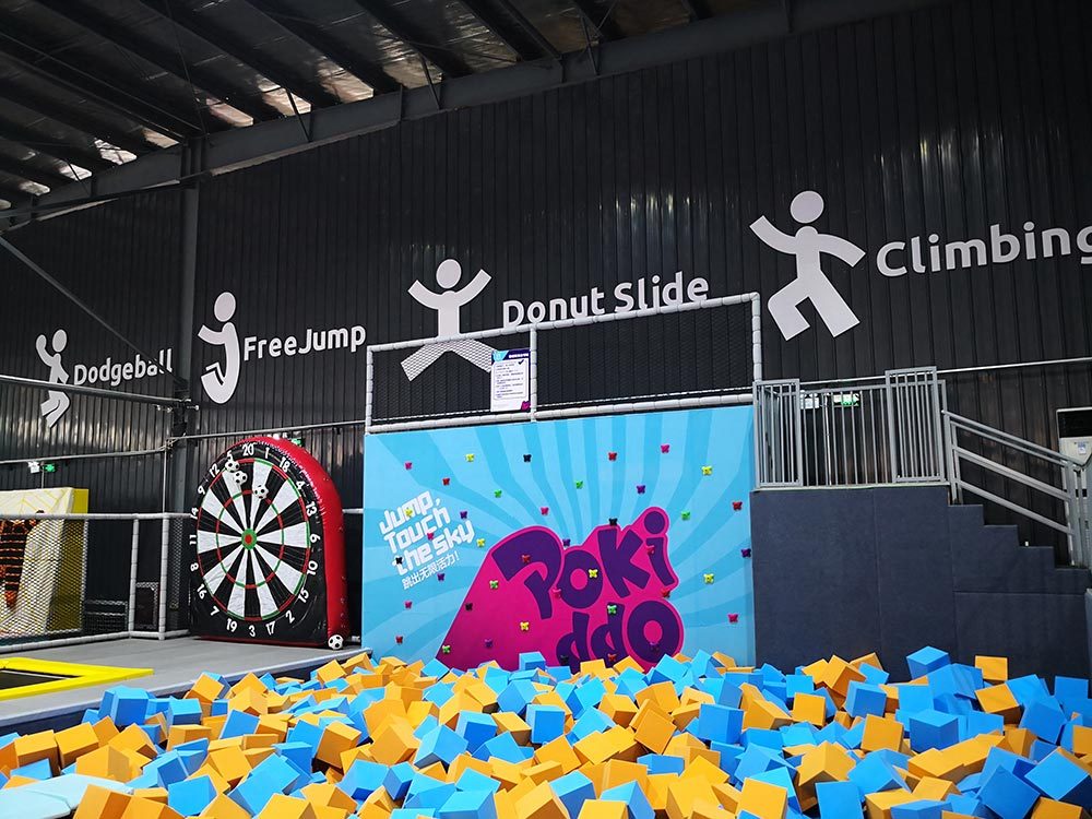 Trampoline Park Inflatable Soccer Dart(2)