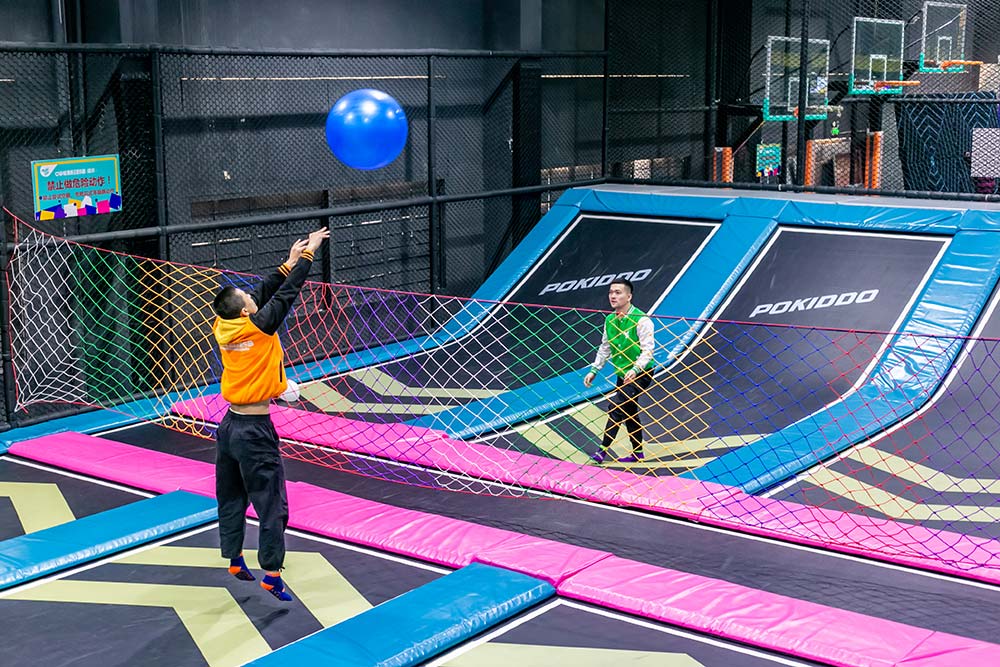 Dodgeball hot sale trampoline park