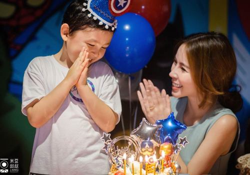 Explore different party ideas for hosting an indoor playground party