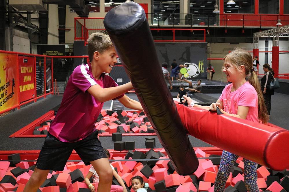 Trampoline Park Battle Beam(1)