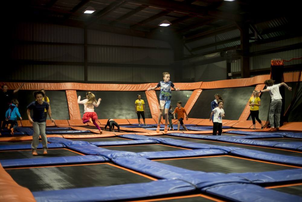 trampoline park history skyzone