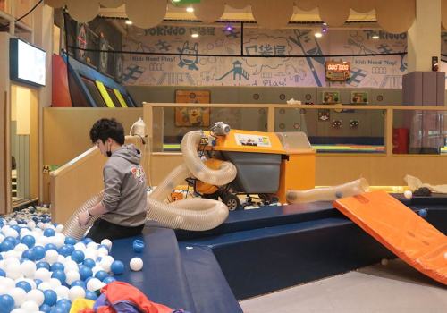 How to Keep Trampoline Parks and FECs Clean and Sanitized?