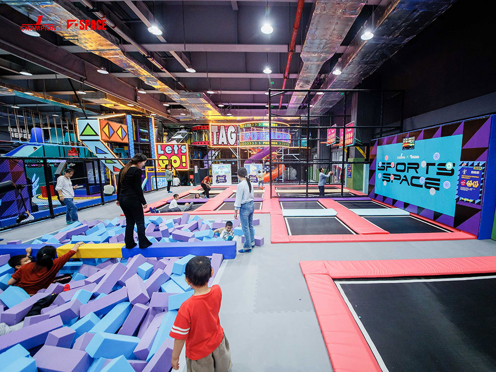 How much does it cost to set up a trampoline park?