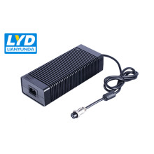 Multi-output flyback switching power adapter
