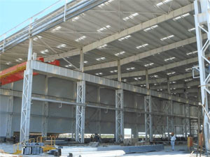 China manufacture Prefabricated Steel Structure Workshop Warehouse Construction With Cranes in Philippines