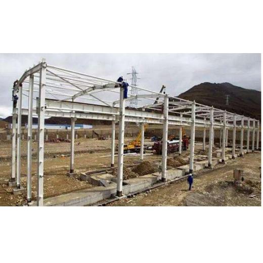 Steel structure engineering construction in rainy season