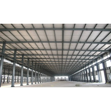 How is the weight of a steel frame building distributed?
