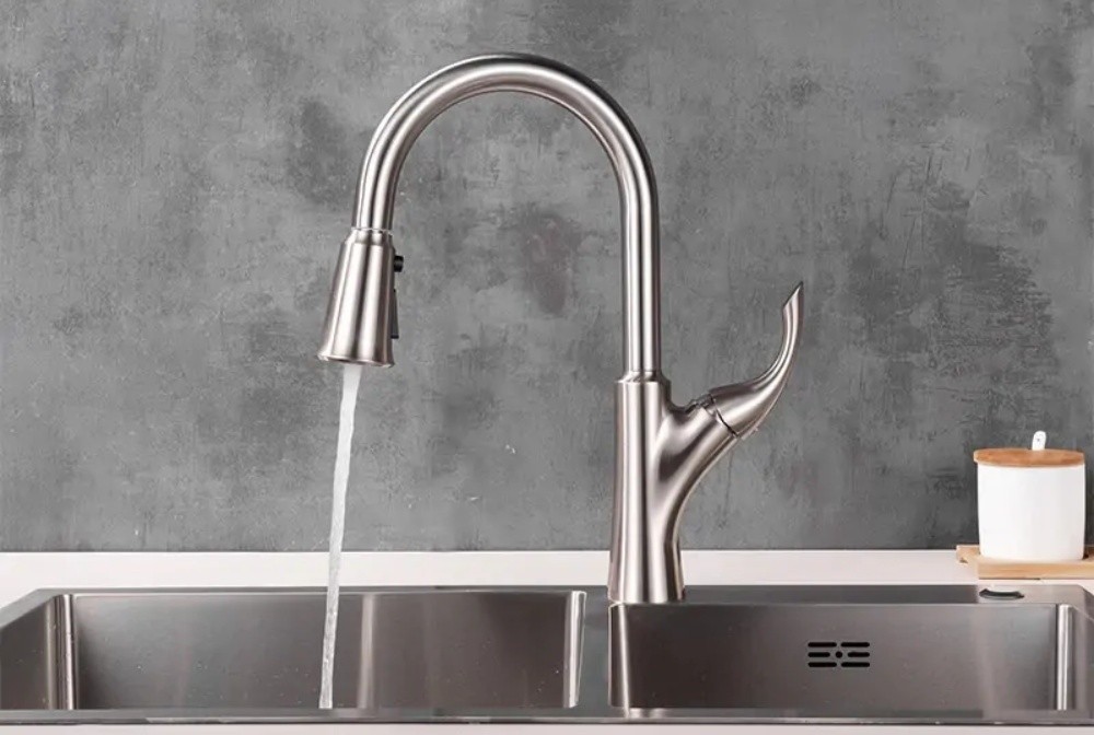 correct cleaning methods and proper maintenance techniques to make the kitchen faucet look new