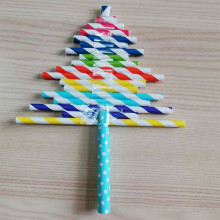How to make a handmade Christmas tree with a paper straw？