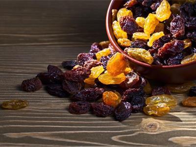 5 avantages de manger des raisins secs tous les jours