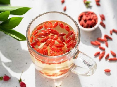 L'effet spécifique et les précautions du goji trempé dans l'eau