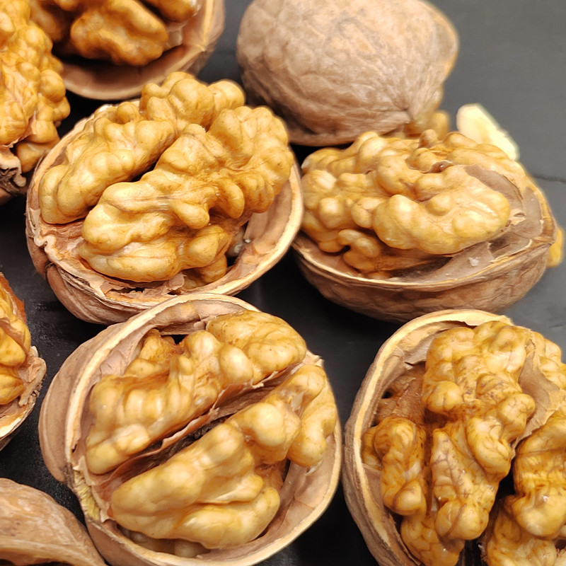 Walnut Kernels